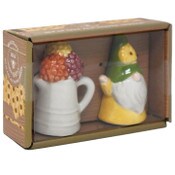 Wholesale - GNOME WATERING CAN SALT AND PEPPER SHAKERS, UPC: 840104978764